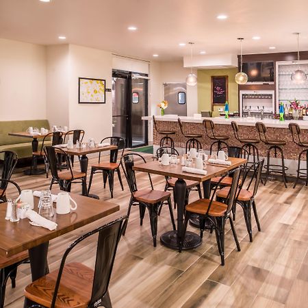 Holiday Inn And Suites Addison By Ihg Exteriér fotografie