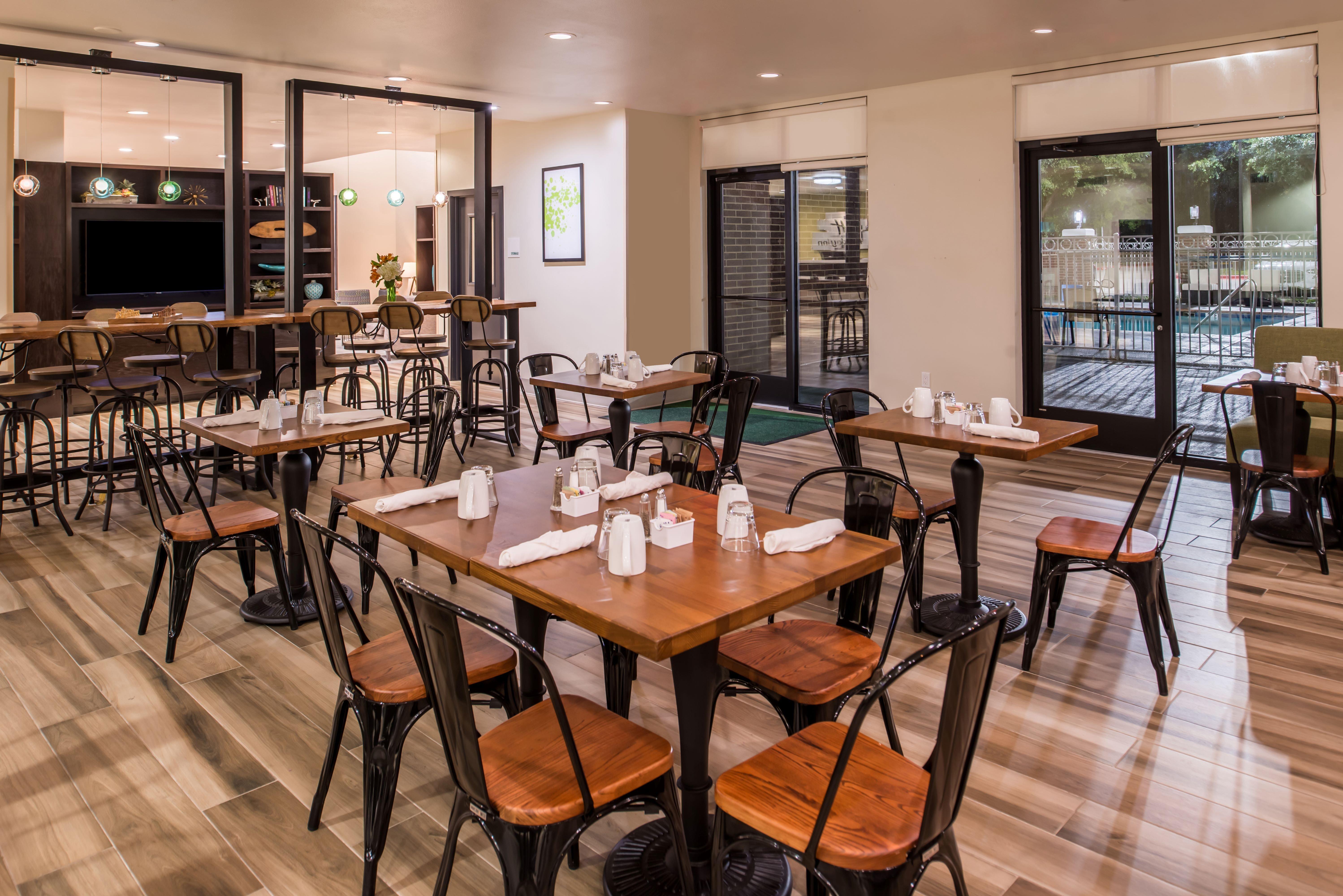 Holiday Inn And Suites Addison By Ihg Exteriér fotografie