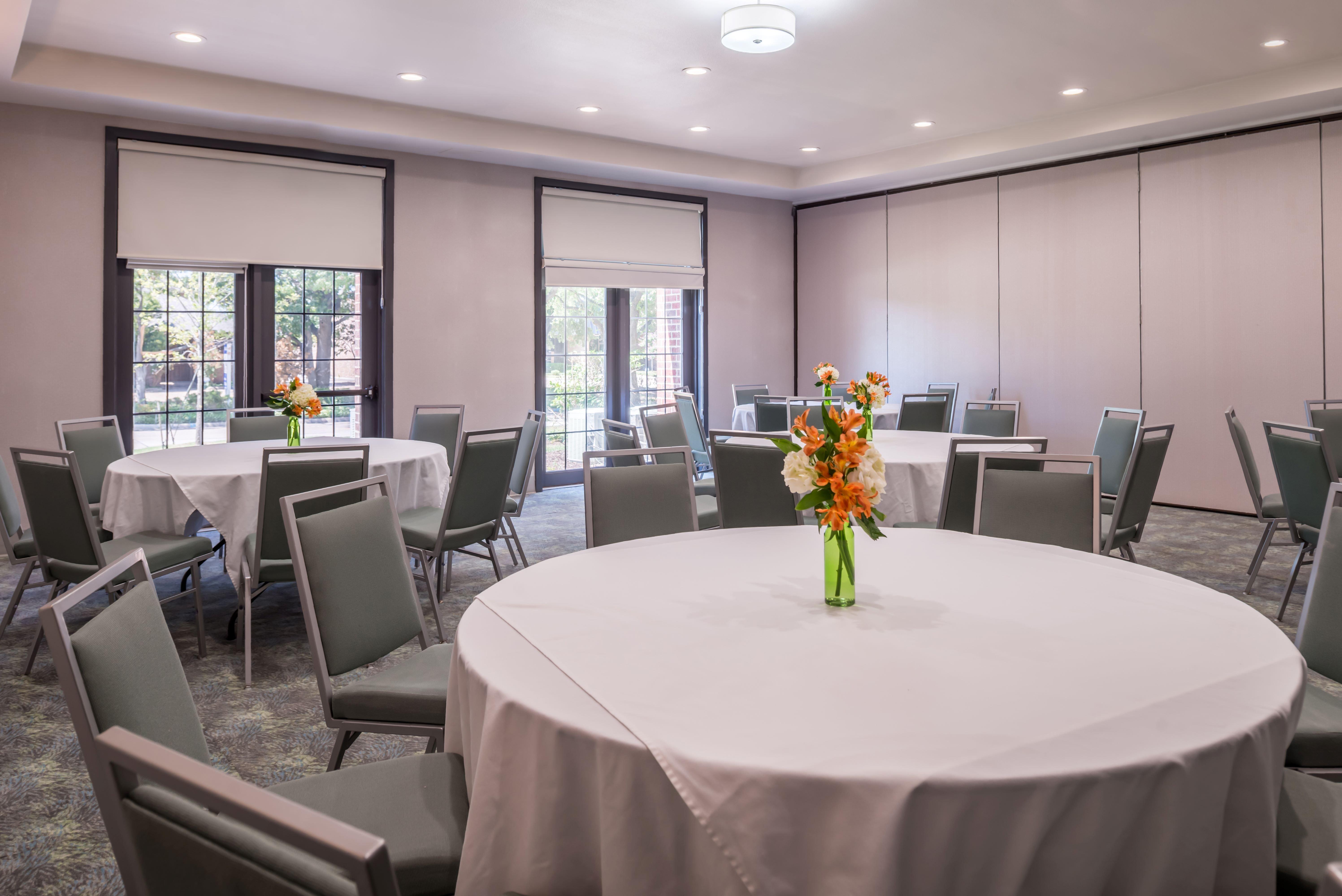 Holiday Inn And Suites Addison By Ihg Exteriér fotografie