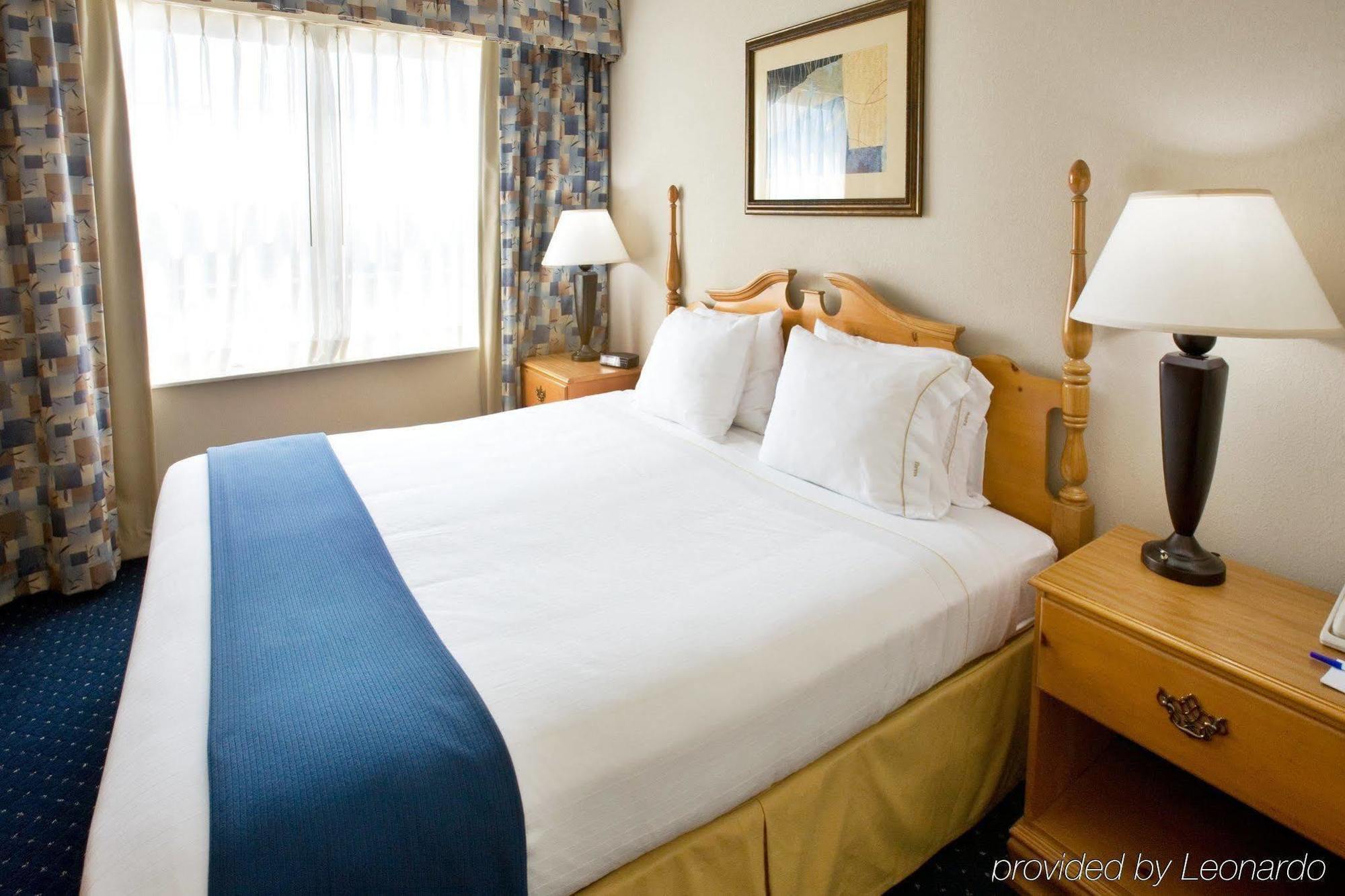 Holiday Inn And Suites Addison By Ihg Pokoj fotografie